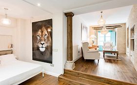 Revitalized Apartment In Historical Building